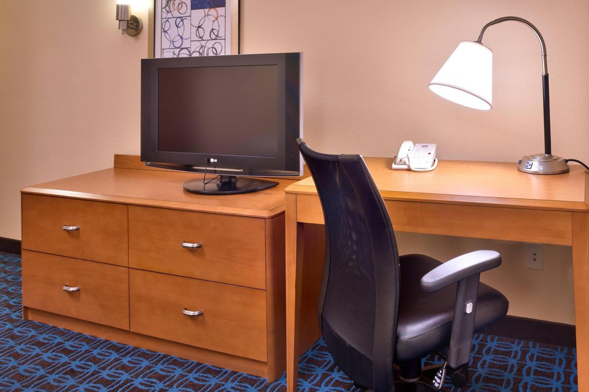 Fairfield Inn & Suites By Marriott Джиллетт Экстерьер фото